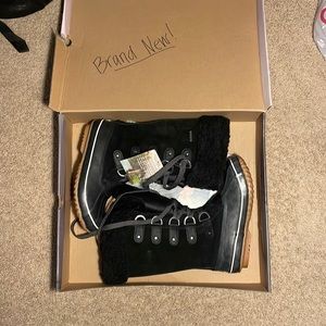 NEW Size 7 BearPaw Boots!!